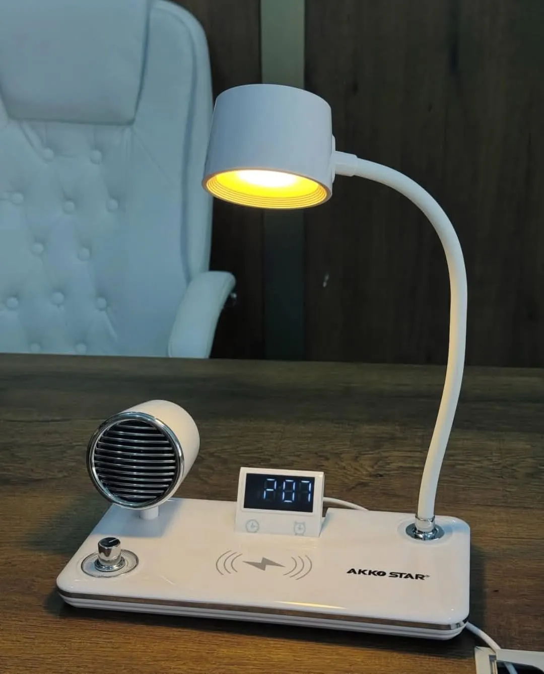 مصباح مكتبي LED بشاحن لاسلكي ٤ في ١ مع مكبر صوت بلوتوث وساعة...