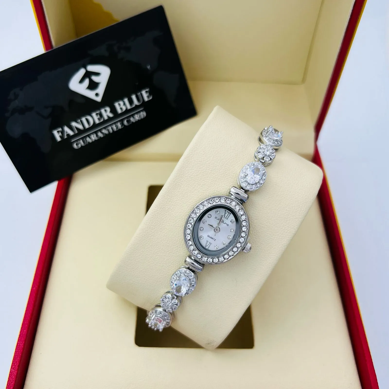 ساعة فندر بلو نسائية كلاسيك سيلفر مينا أبيض (A4)...