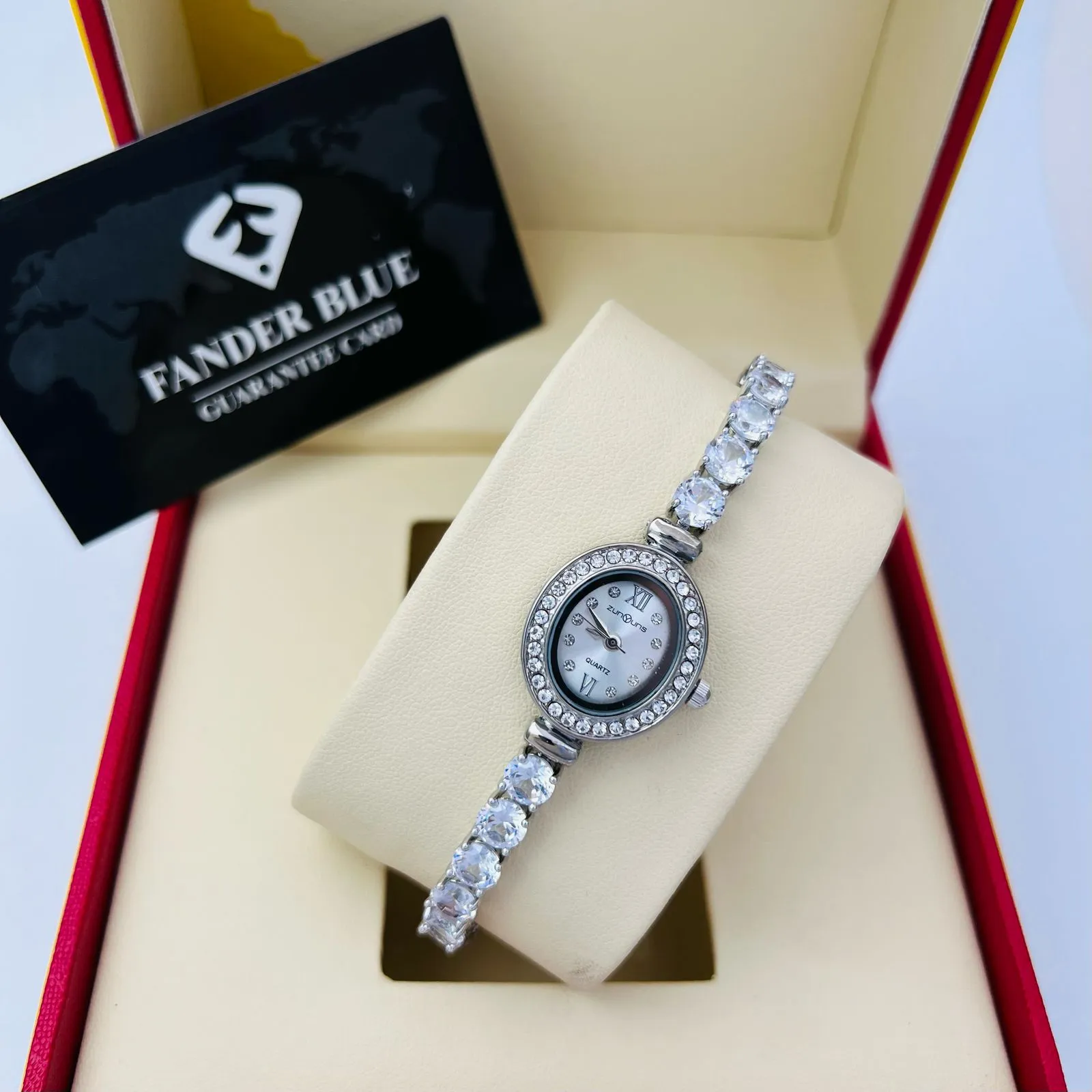 ساعة فندر بلو نسائية كلاسيك سيلفر ومينا أبيض (A10)...