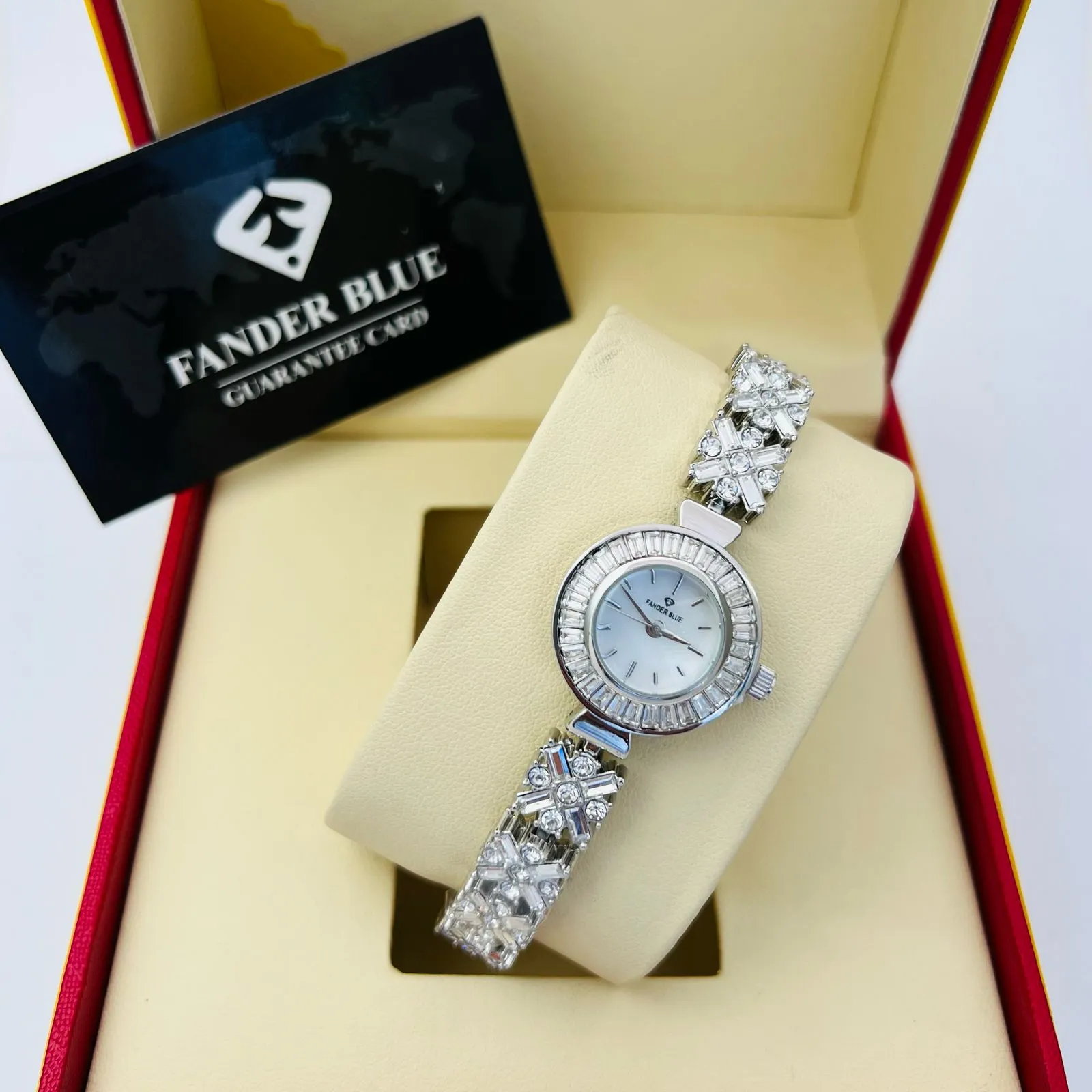 ساعة فندر بلو نسائية كلاسيكية راوند سيلڤر مينا أبيض (A16)...