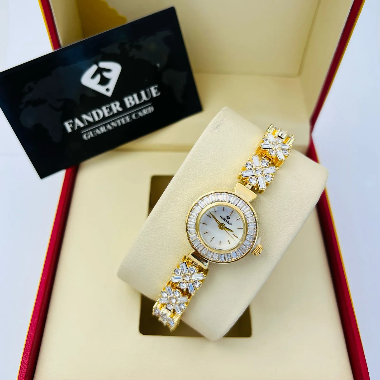 ساعة فندر بلو نسائية كلاسيكية راوند جولد وأبيض (A17)...