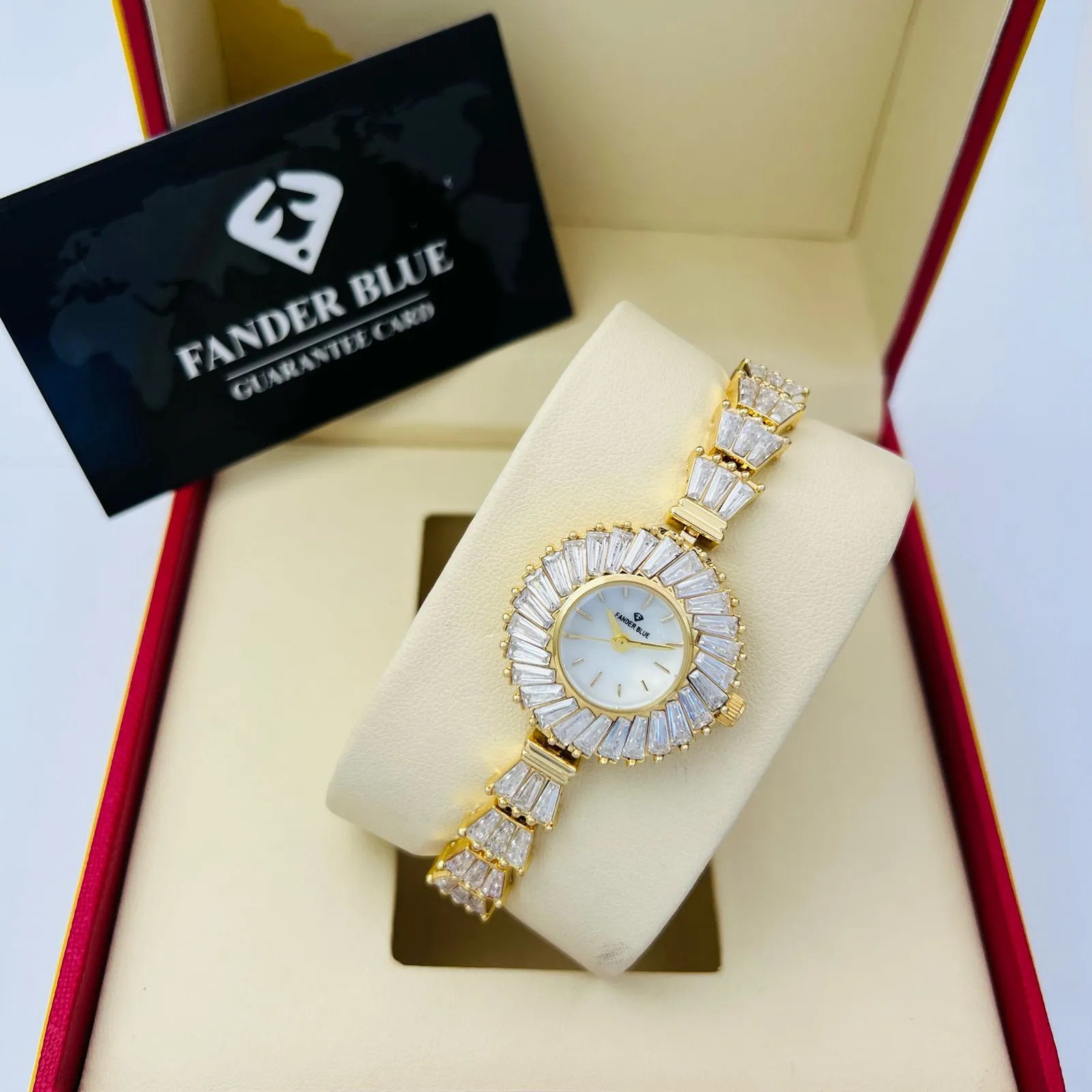 ساعة فندر بلو نسائية كلاسيكية جولد وأبيض (A18)...