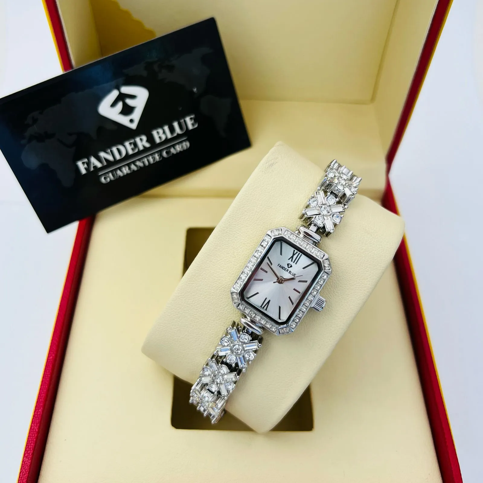 ساعة فندر بلو نسائية كلاسيكية سيلڤر وأبيض (A22)...