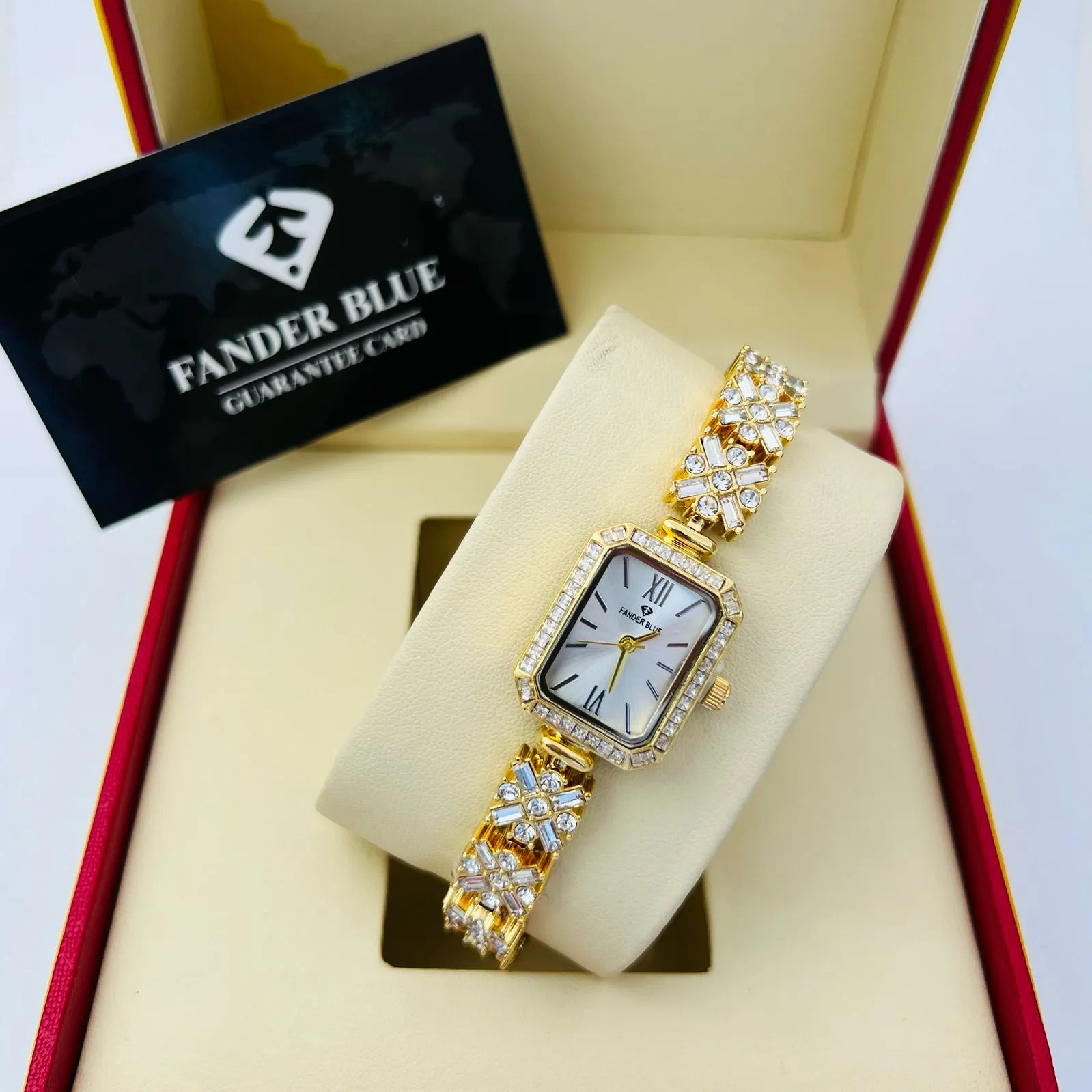 ساعة فندر بلو نسائية كلاسيكية ذهبي وأبيض (A23)...