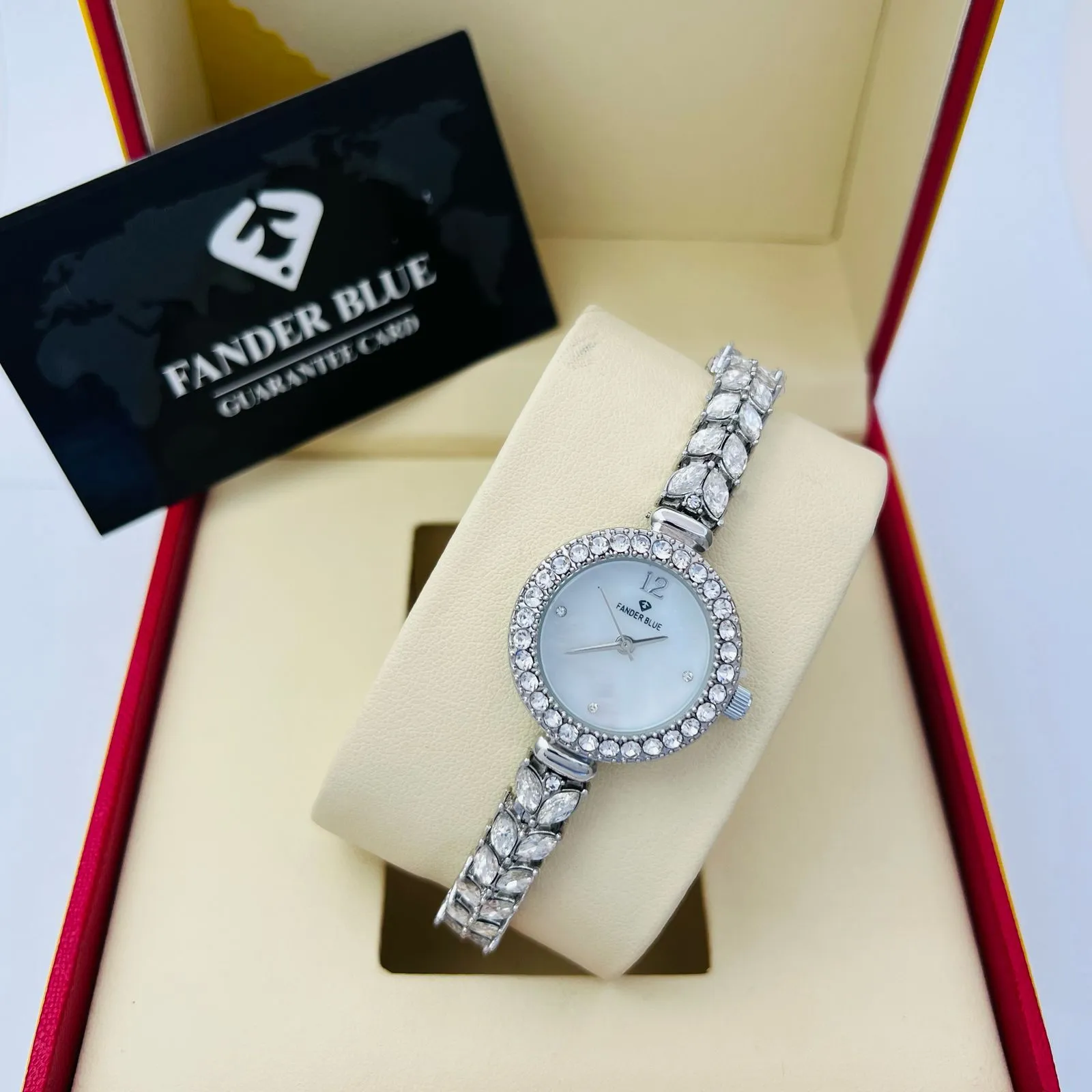 ساعة فندر بلو نسائية كلاسيكية مينا راوند جولد وأبيض (A29)...