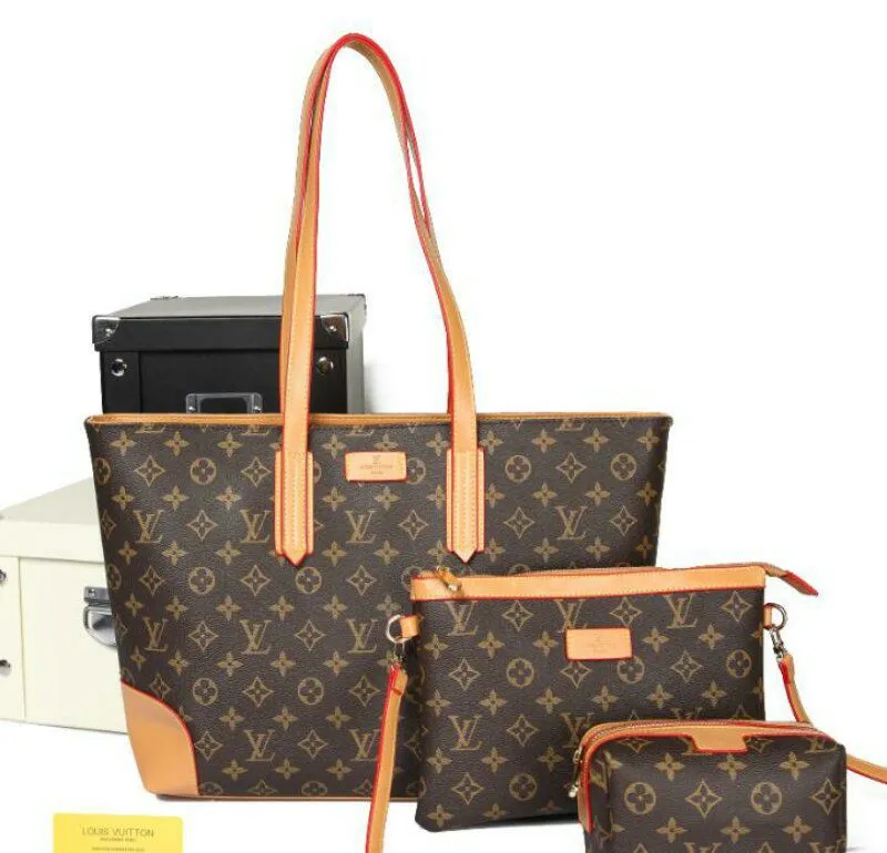 حقيبة LOUIS VUITTON 3 IN 1  لون بني