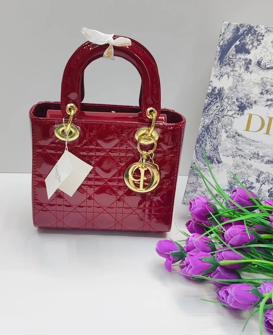 حقيبة ديور لون احمر