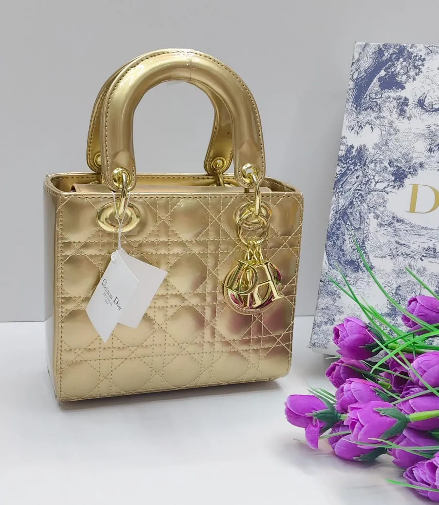 حقيبة ديور لون جولد