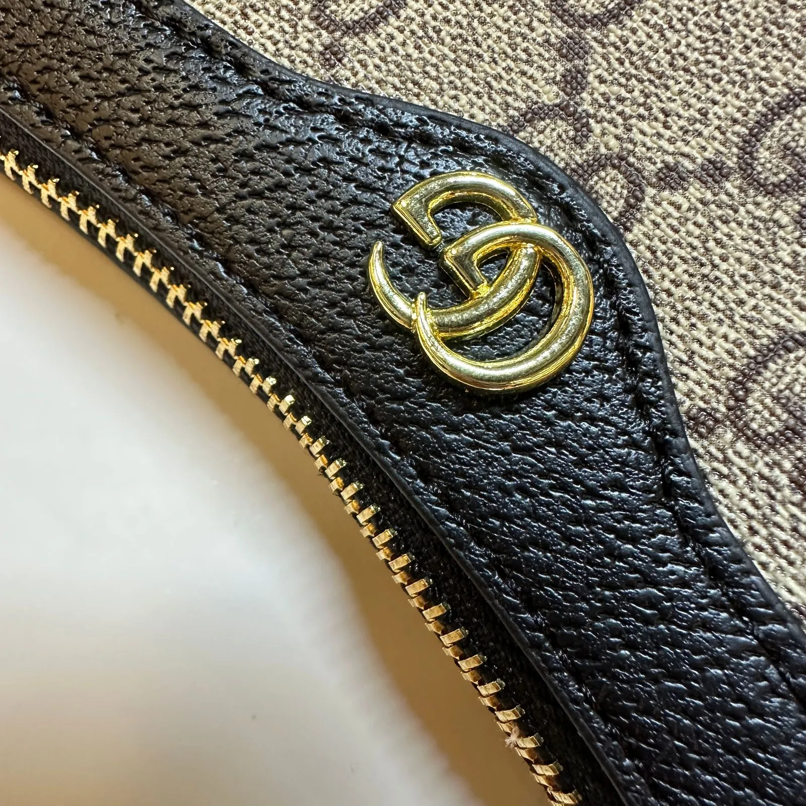 حقيبة GUCCI لون اسود 2