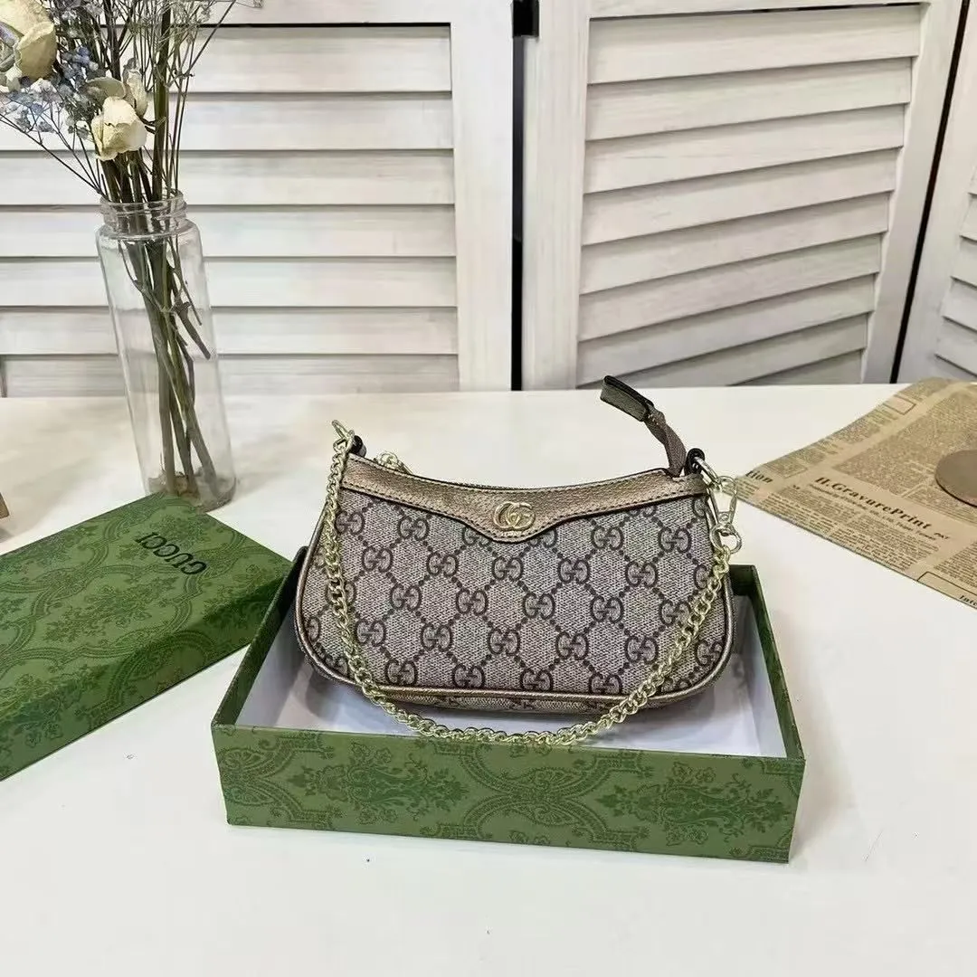 حقيبة  GUCCI لون سيلفر