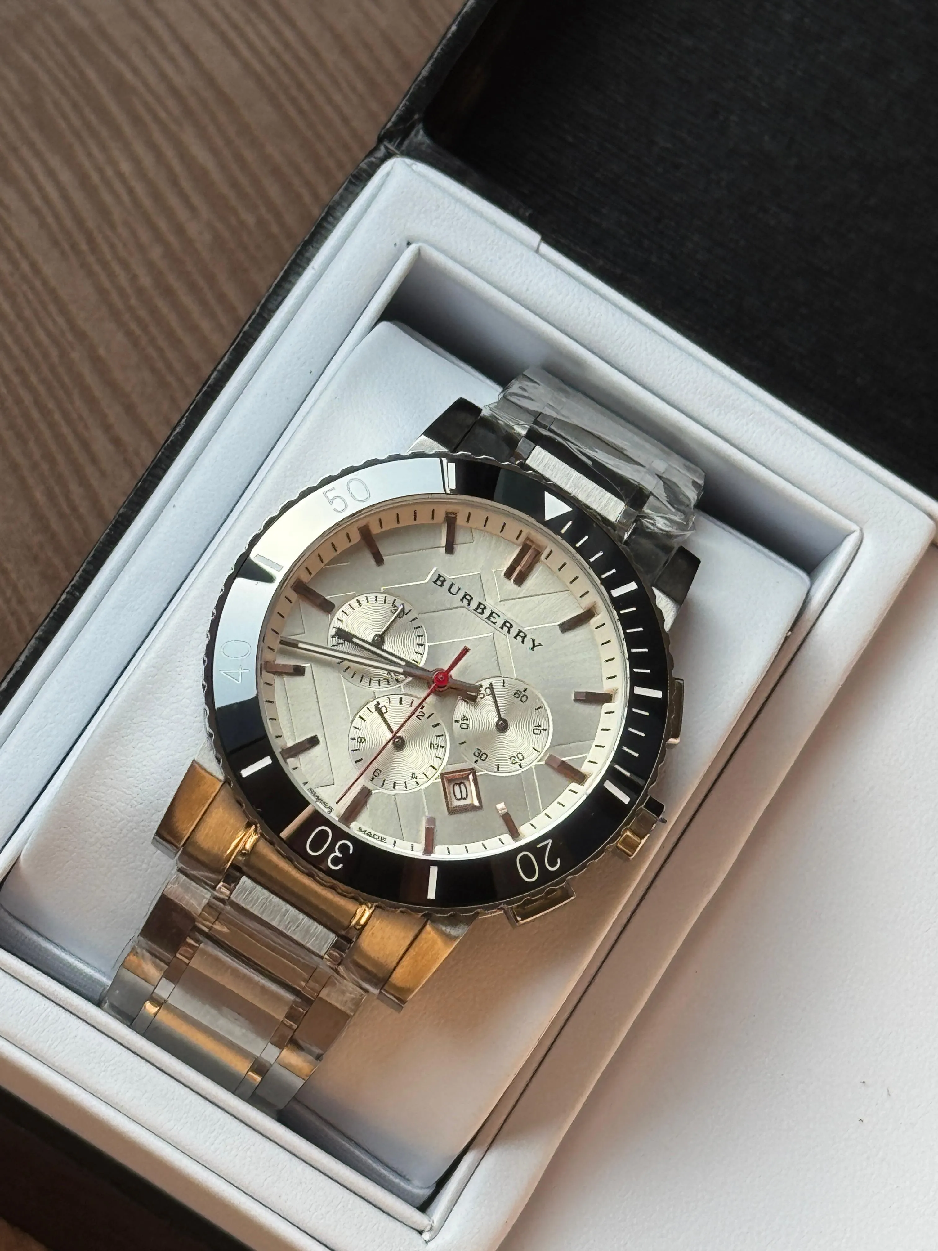 Burberry watches سيلفر