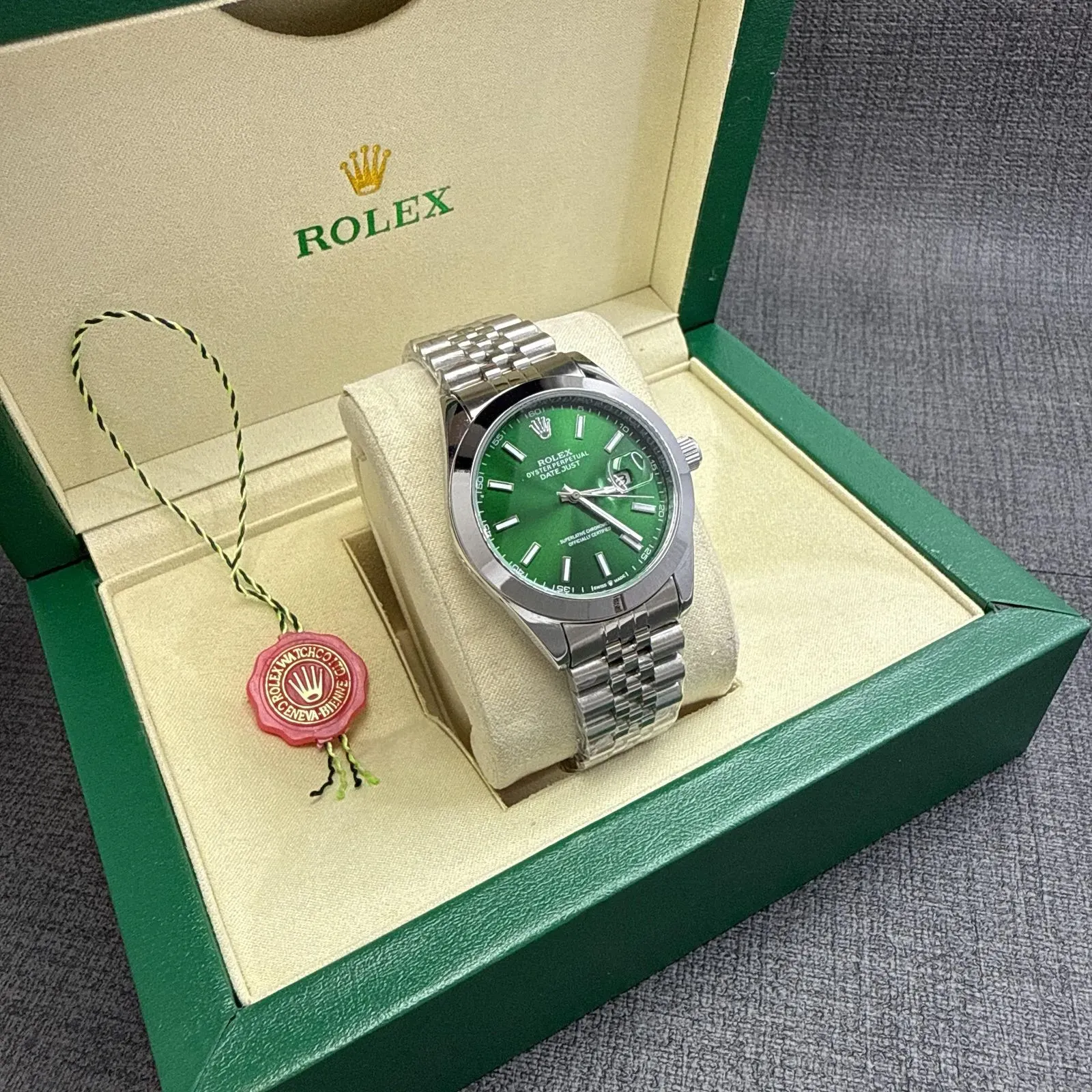 Rolex Datejust Green + البوكس الاصلي
