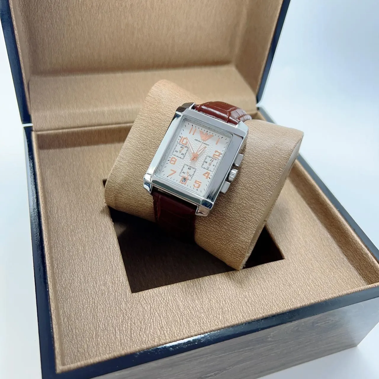 Emporio Armani اسود هافان