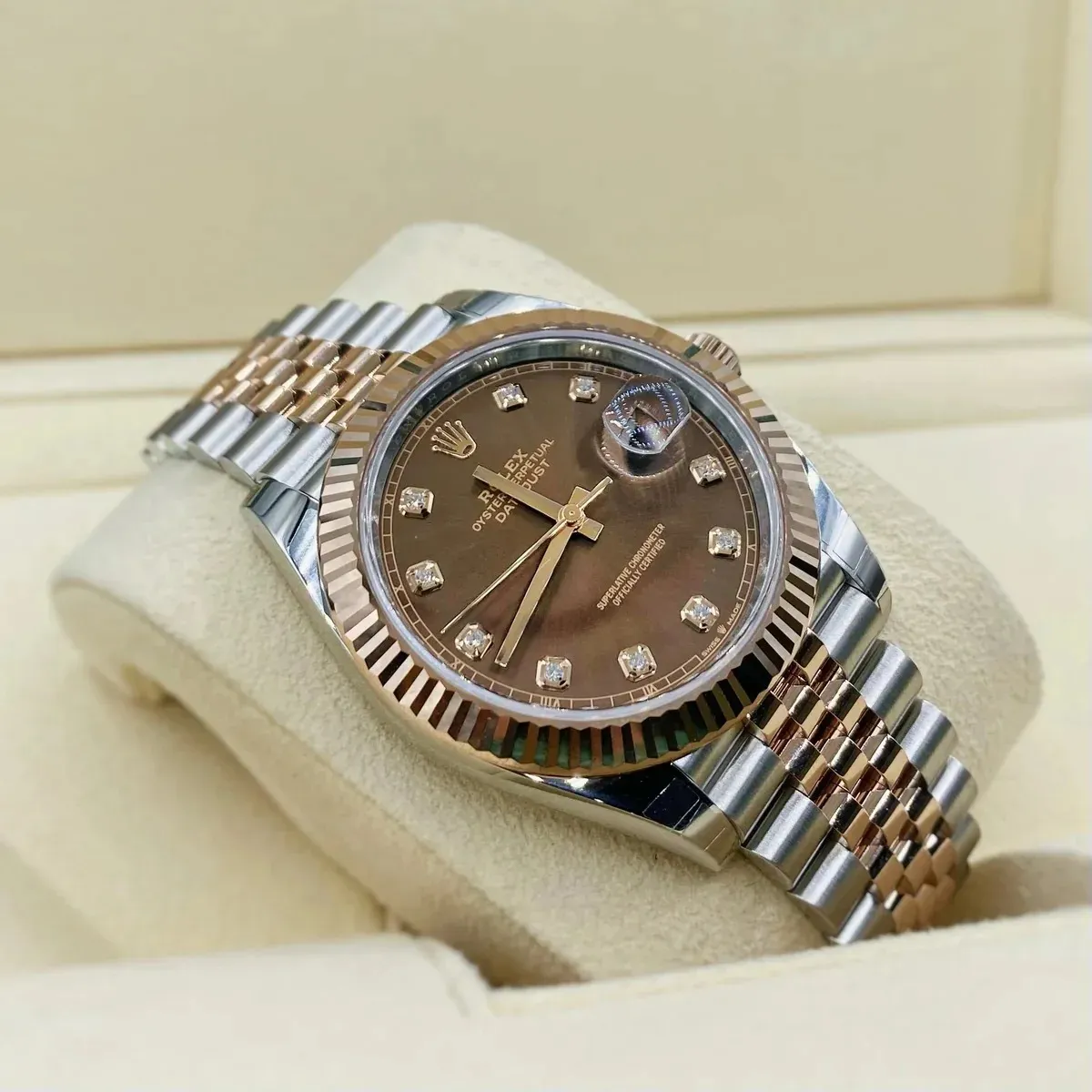 ساعة ديت جاست جولد و سيلفر مينا بني+ البوكس الاصلي...