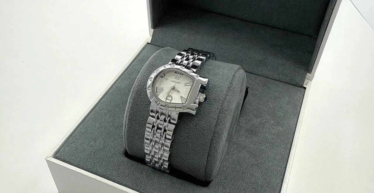 Aigner watch silver strab مينا ابيض
