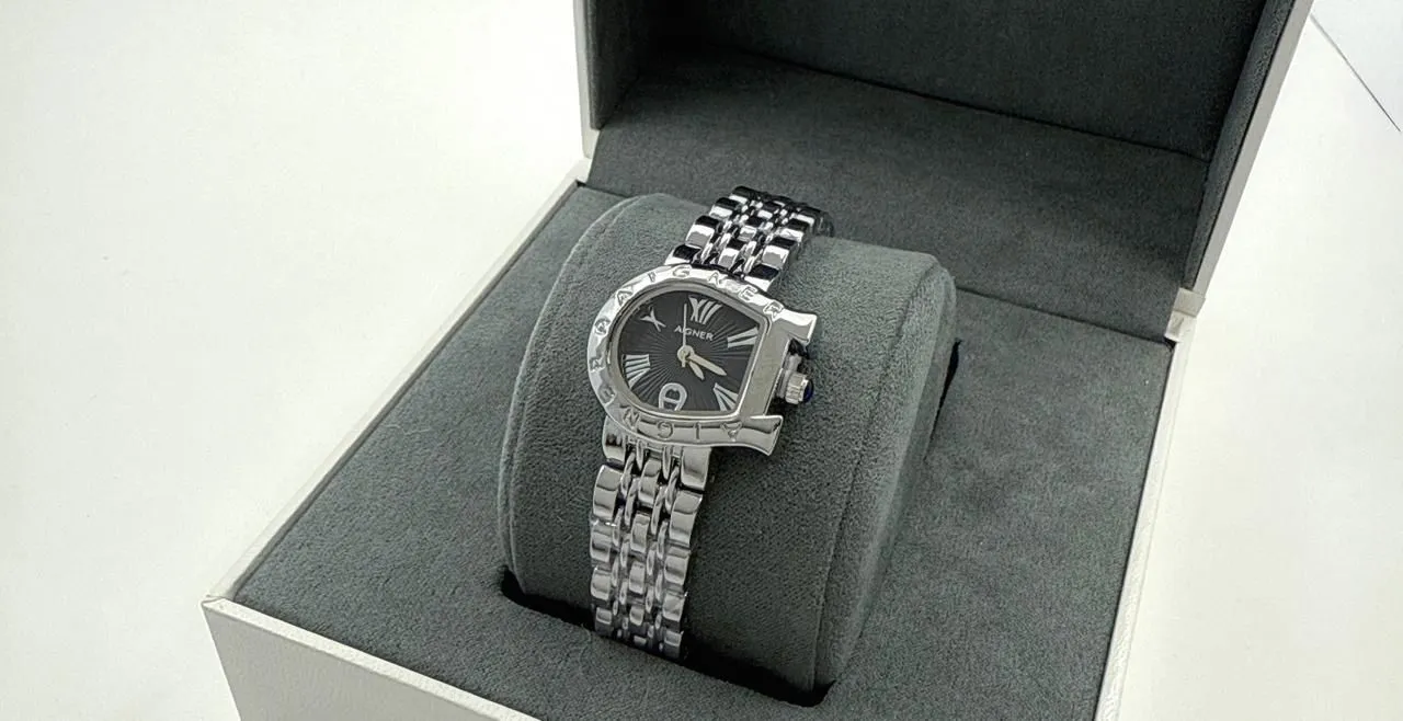 Aigner watch silver strab مينا اسود