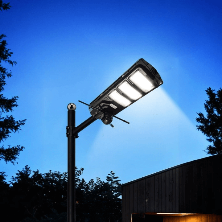 كشاف يعمل بالطاقة الشمسية